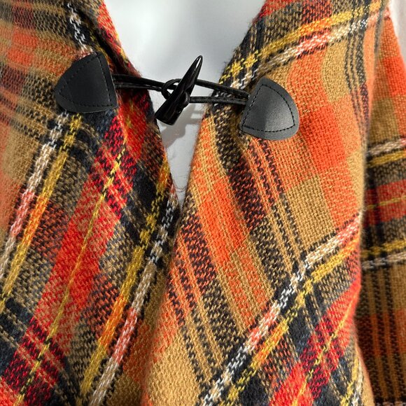 Cozy Plaid Blanket Poncho Wrap Shawl with Toggle Closure -fall winter - Picture 2 of 3